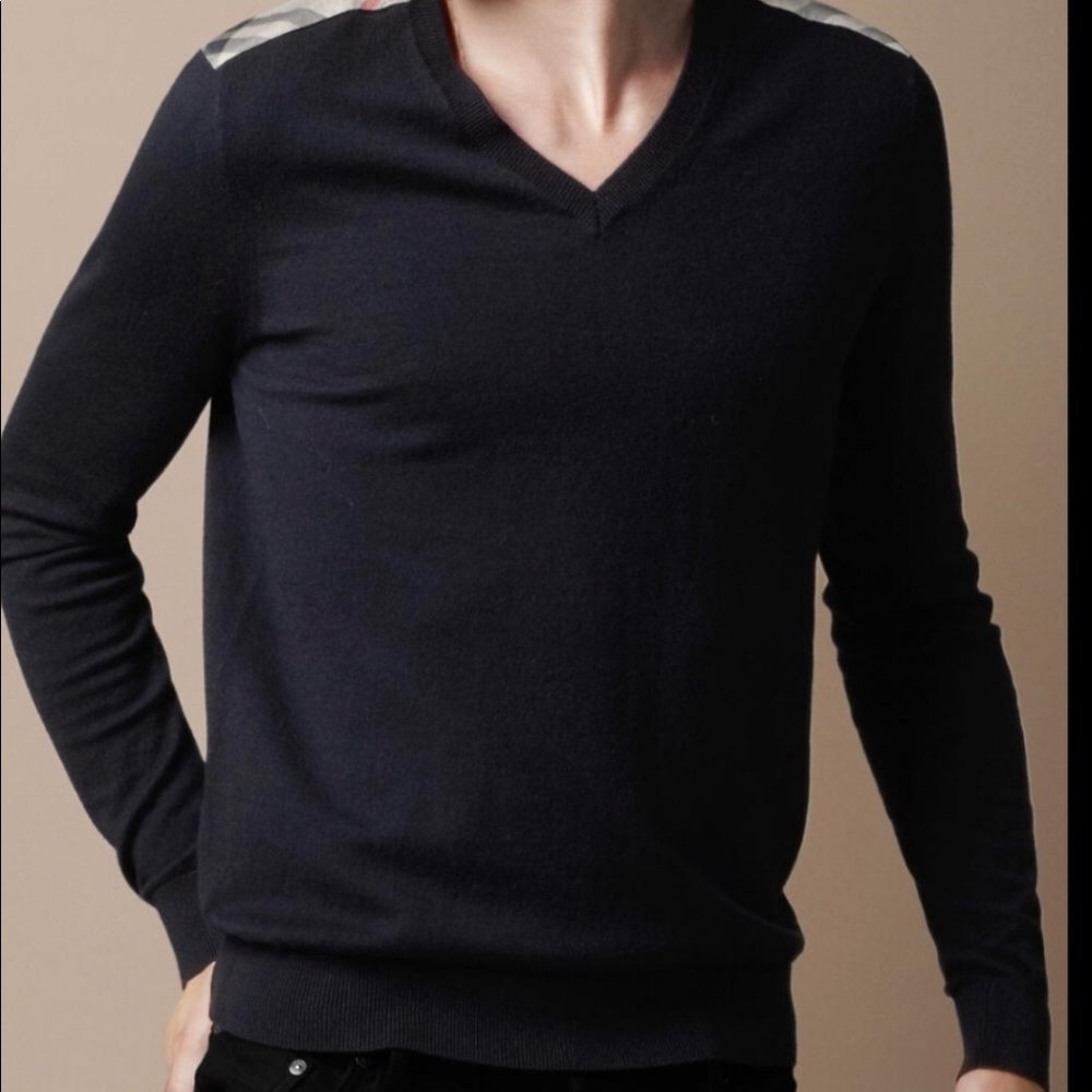Burberry Brit Men’s V-neck sweater. Size XL